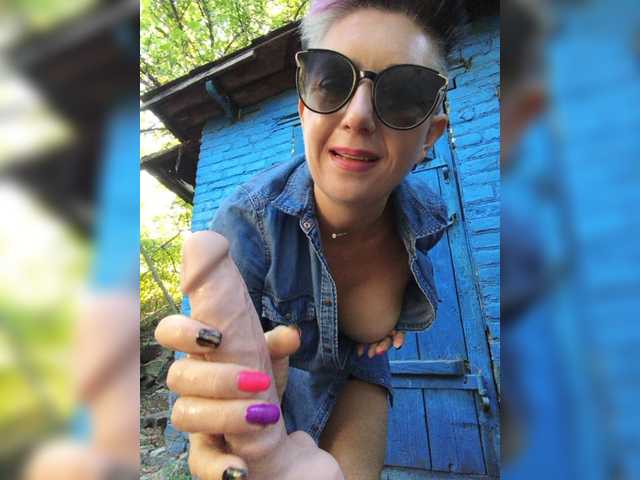 Sex chat gratuit in direct cu BUSINKA-25 pe BongaCams