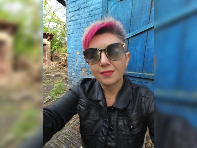 Sex chat gratuit in direct cu BUSINKA-25 pe BongaCams