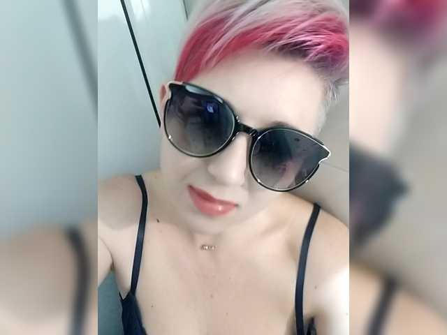 BUSINKA-25's BongaCams show and profile