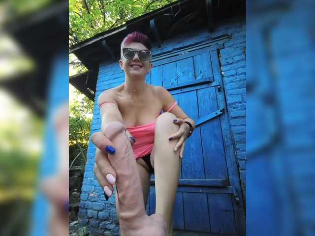 BUSINKA-25 live cam on BongaCams
