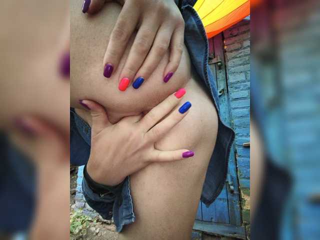 BUSINKA-25 live cam on BongaCams