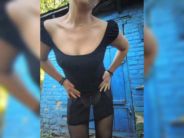 BUSINKA-25 live cam on BongaCams