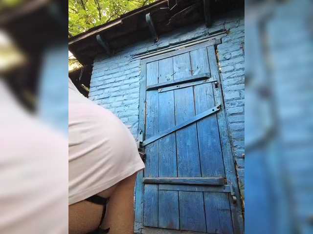 BUSINKA-25 live cam on BongaCams