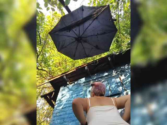BUSINKA-25 Live Webcam on BongaCams