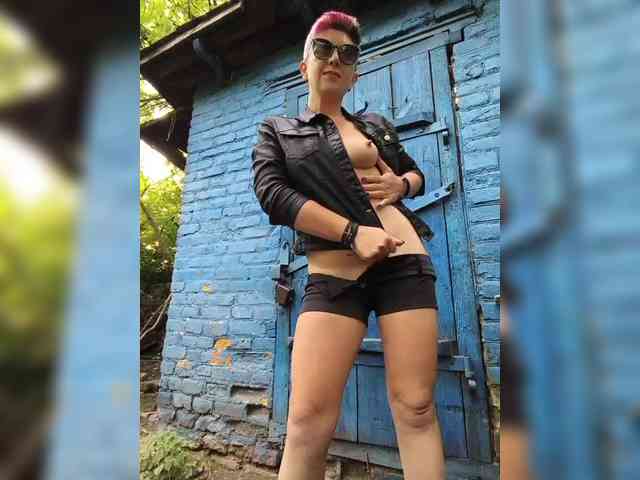 BUSINKA-25 Sex Cam Show