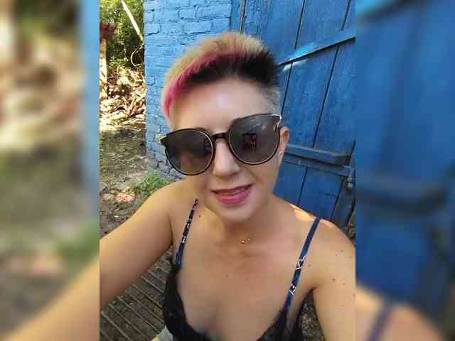 BUSINKA-25 Sex Cam Show