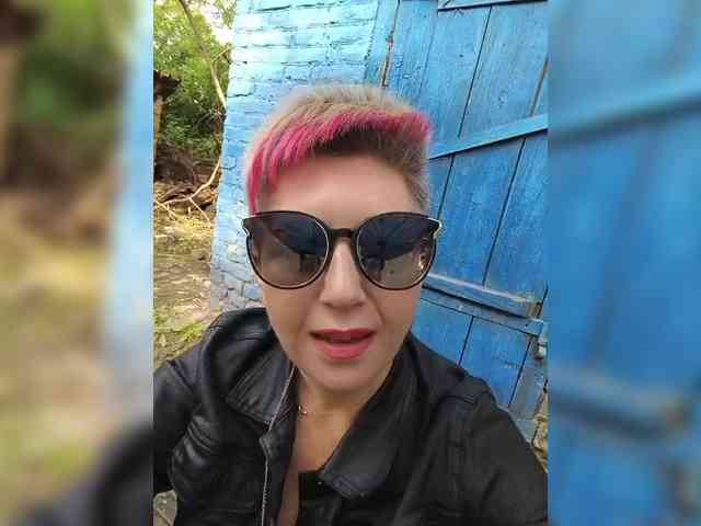 BUSINKA-25 Live Webcam on BongaCams