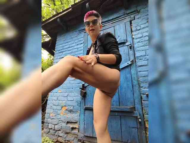 BUSINKA-25 Sex Cam Show