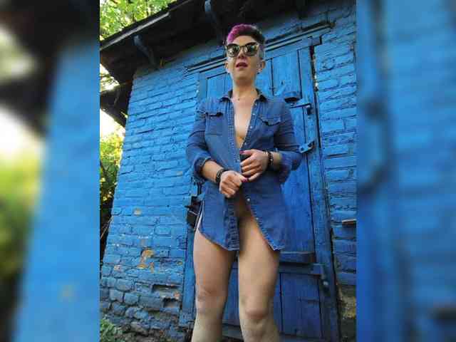 BUSINKA-25 Sex Cam Show