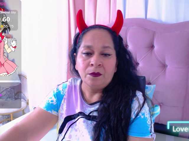 NicolTamara live cam on BongaCams