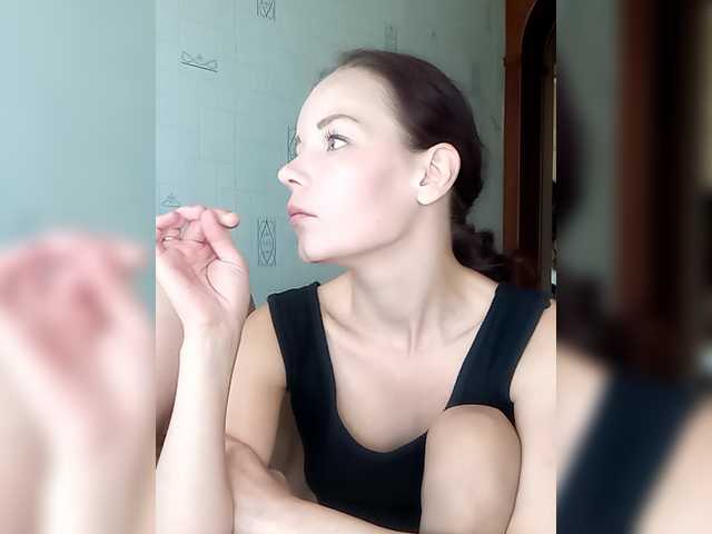 le modèle TotoJojo777 est en webcam porno dans un show sur le site bongacams, il possède les tags suivants: White/Caucasian,Brunette,Shaved