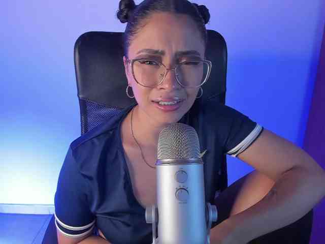 PaulinaBelush webcam