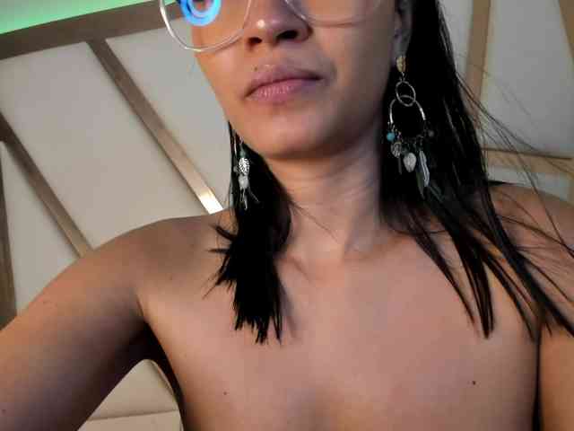 PaulinaBelush webcam