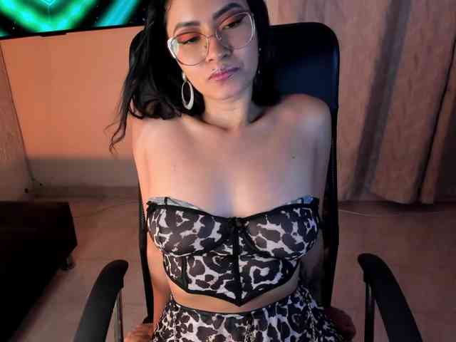 PaulinaBelush webcam
