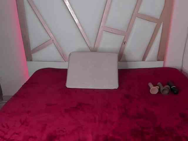 PaulinaBelush webcam