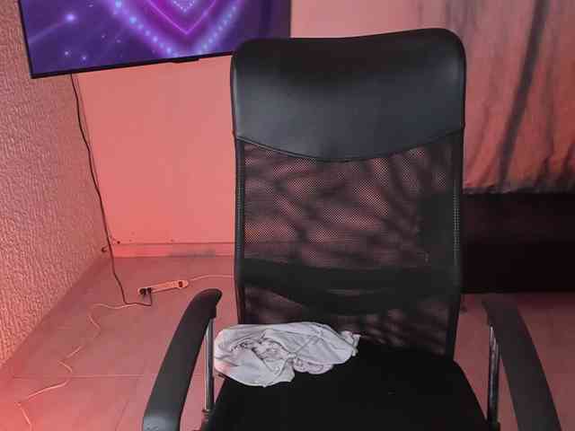 PaulinaBelush webcam