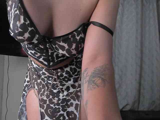 PaulinaBelush webcam