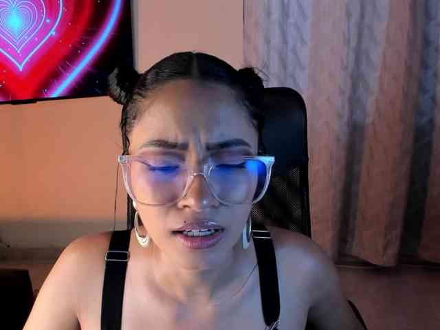PaulinaBelush webcam