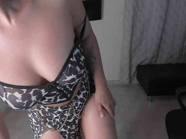 PaulinaBelush webcam