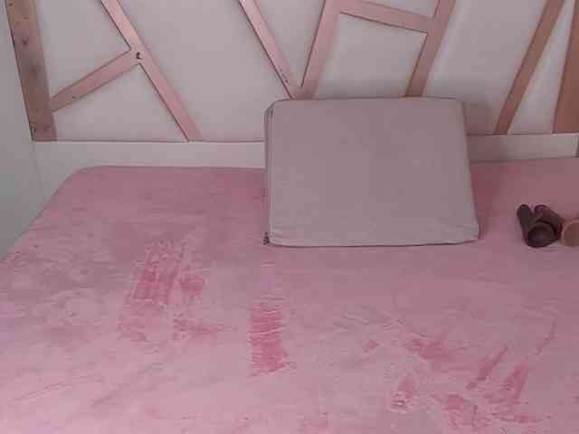 PaulinaBelush webcam