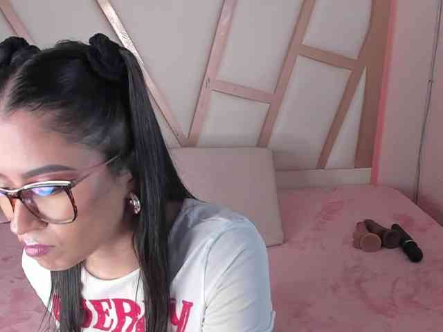 PaulinaBelush webcam