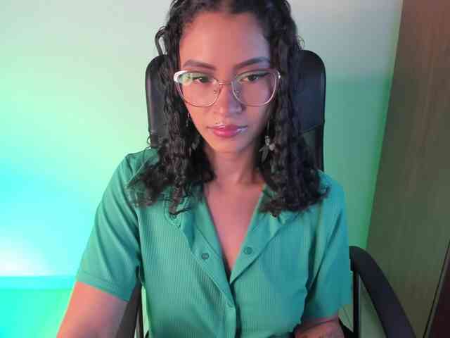 PaulinaBelush webcam