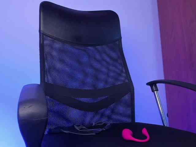 PaulinaBelush webcam