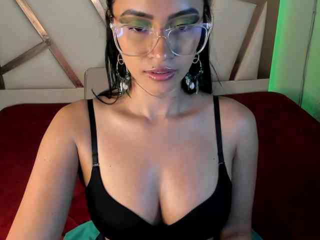 PaulinaBelush webcam