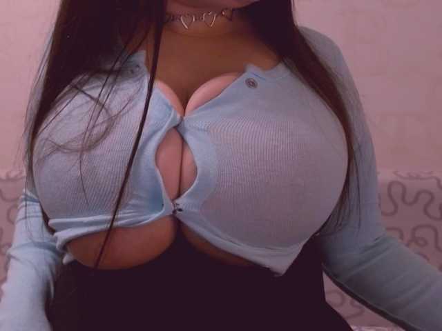 juliajam1, live now on BongaCams