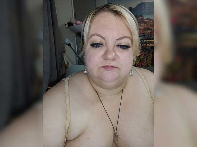 Demonessa — live female cam