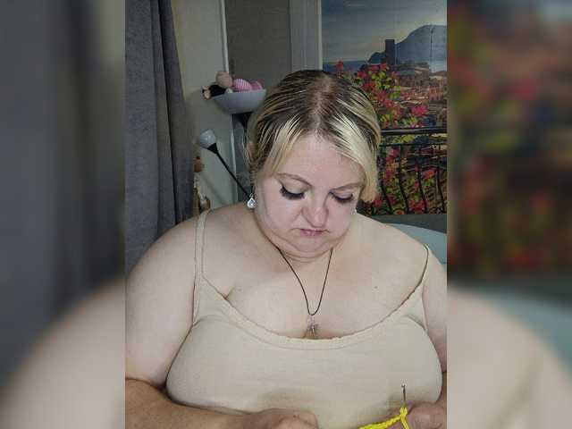 Demonessa — live female cam