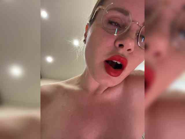 -x777x- webcam