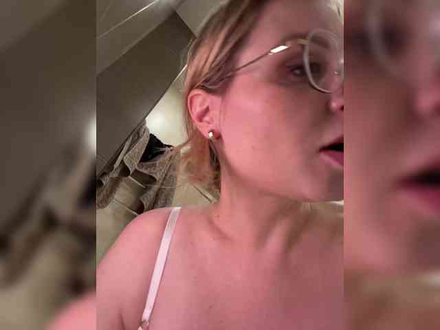 -x777x- webcam