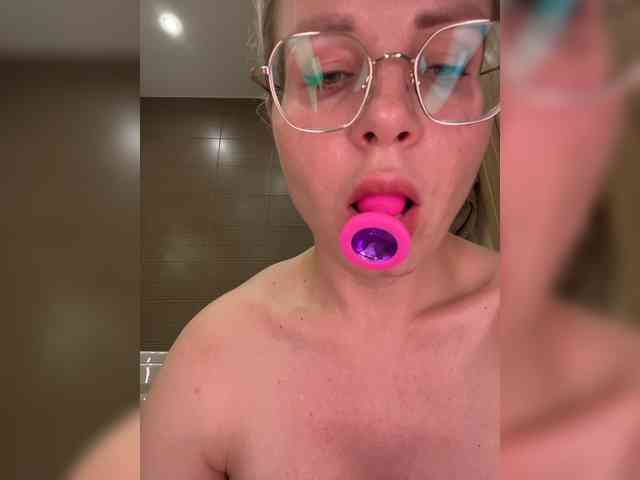 -x777x- webcam