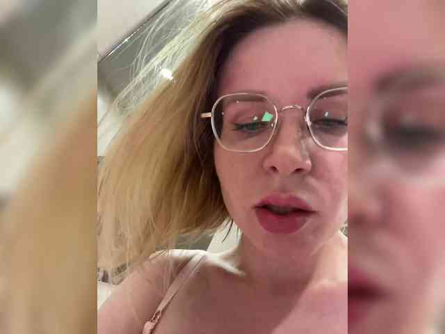 -x777x- webcam