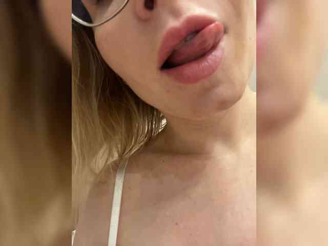 -x777x- webcam