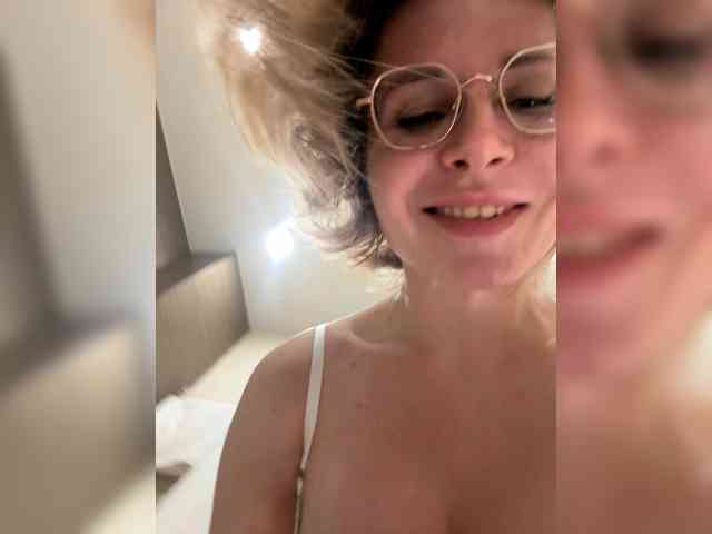 -x777x- webcam