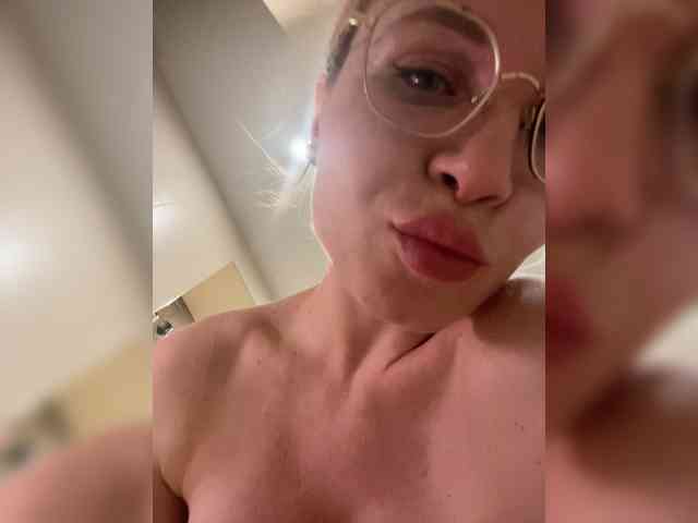 -x777x- webcam