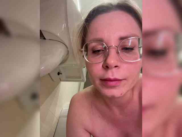-x777x- webcam