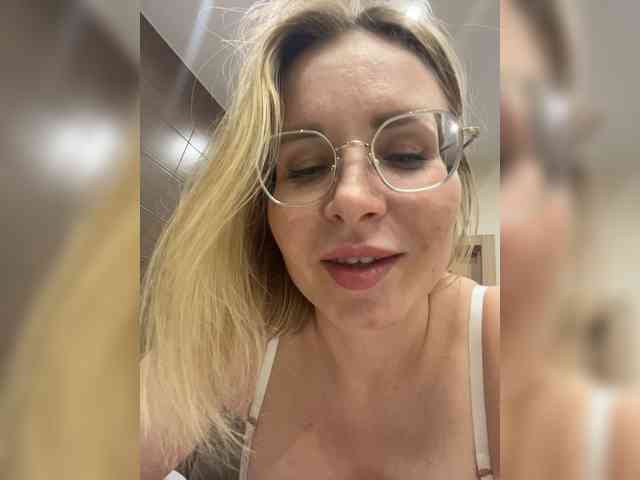 -x777x- webcam