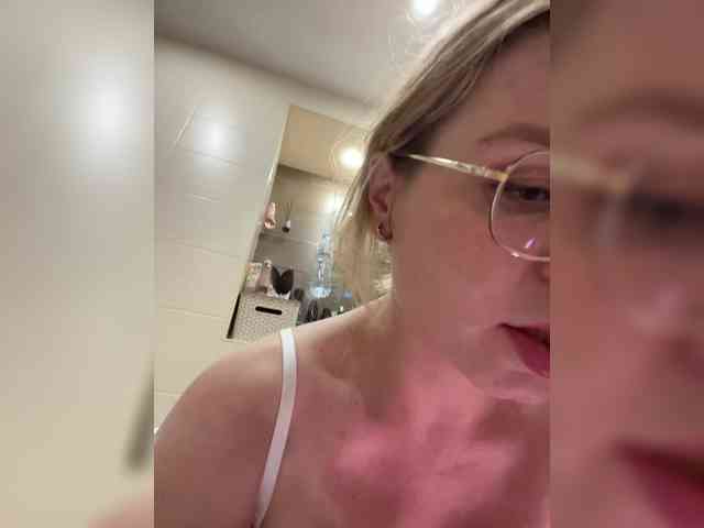 -x777x- webcam