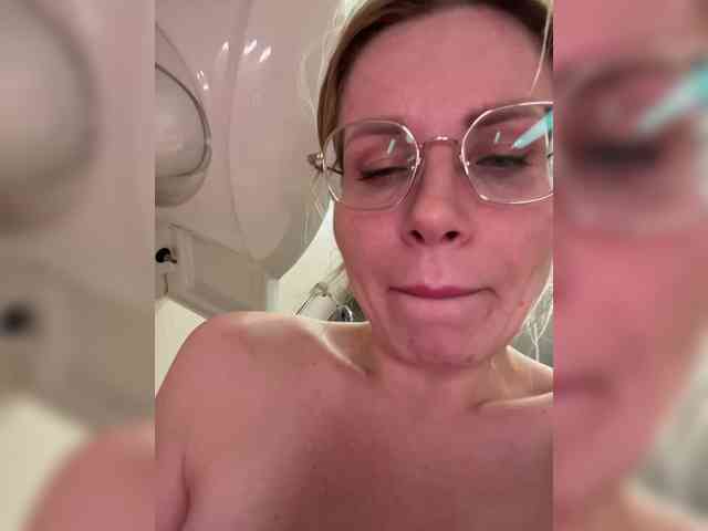 -x777x- webcam