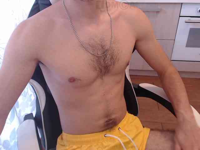 Mandarin4ks Live Webcam on BongaCams
