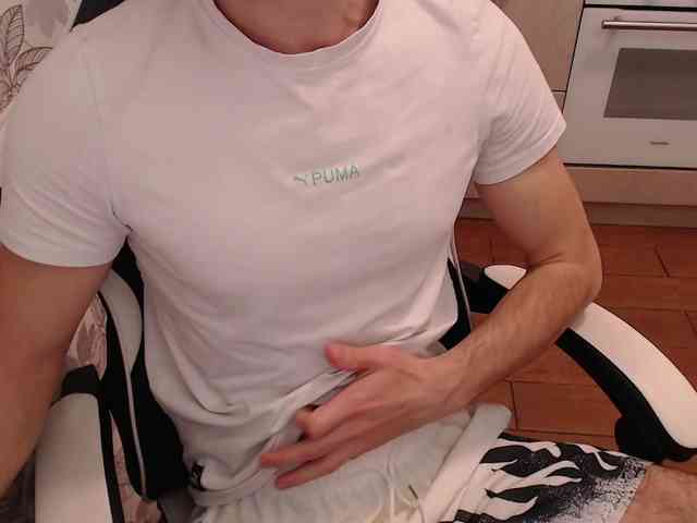 Mandarin4ks Live Webcam on BongaCams