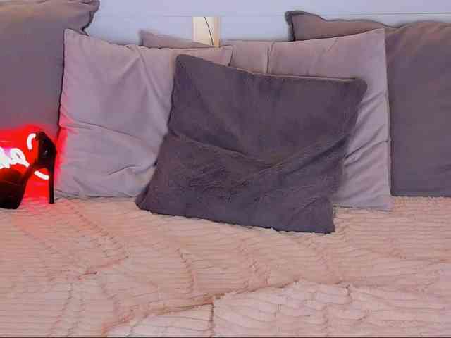 LillianShineX webcam