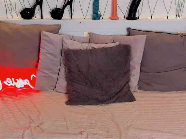 LillianShineX webcam