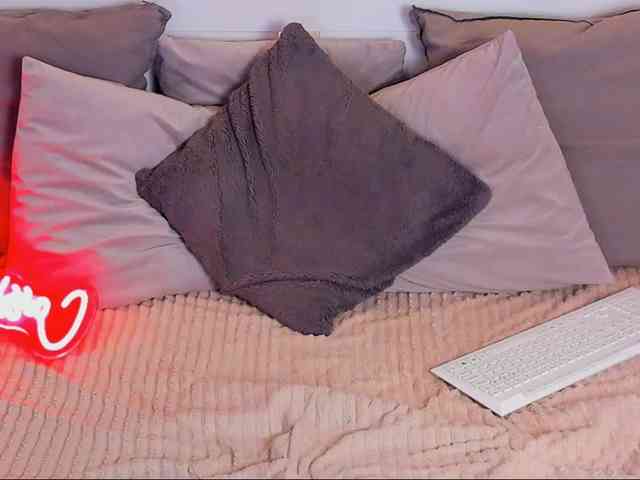LillianShineX webcam