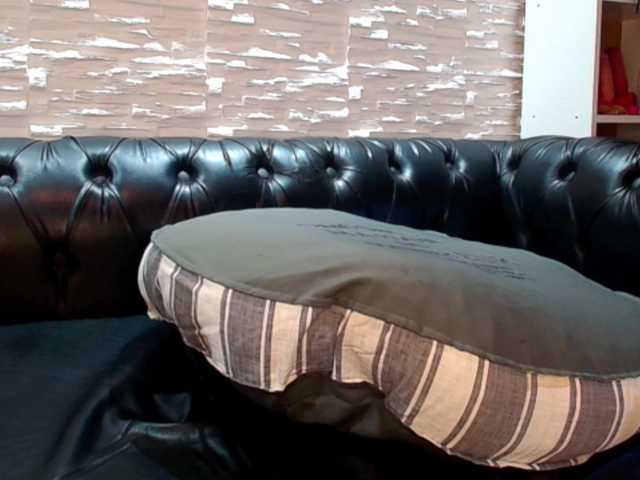 AmelieandRoss live cam on BongaCams