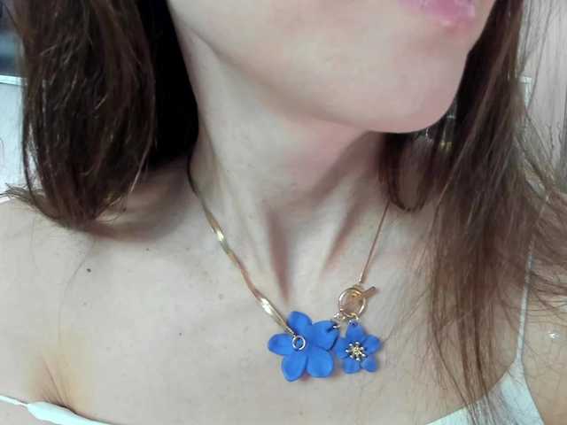 firstMaja's BongaCams show and profile