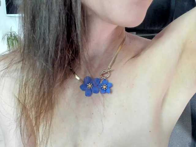 firstMaja's BongaCams show and profile